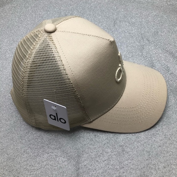 NWT Alo Yoga District Trucker Hat | Bone | Adjustable Snapback - Picture 3 of 5